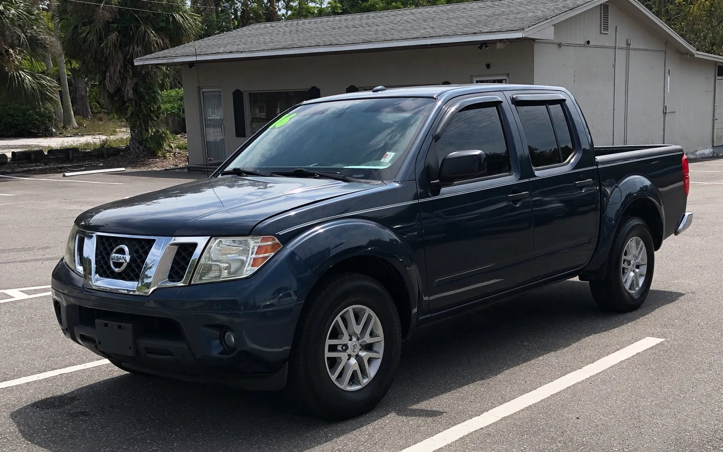 Used 2016 Nissan Frontier SV w/ SV Value Truck Package RWD image 7