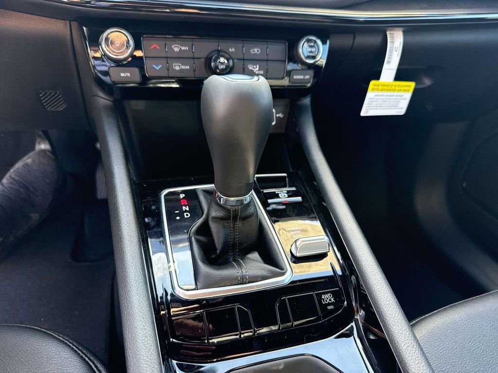 New 2026 Jeep Compass Latitude image 28