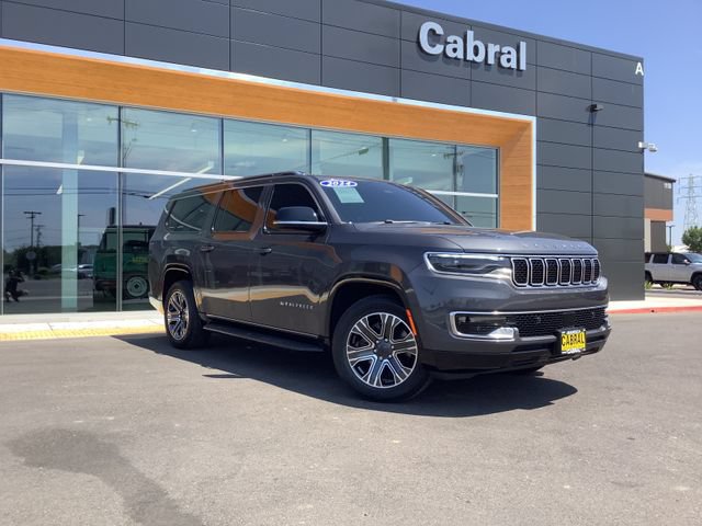 Used 2024 Jeep Wagoneer L 4WD w/ Premium Group I image 2