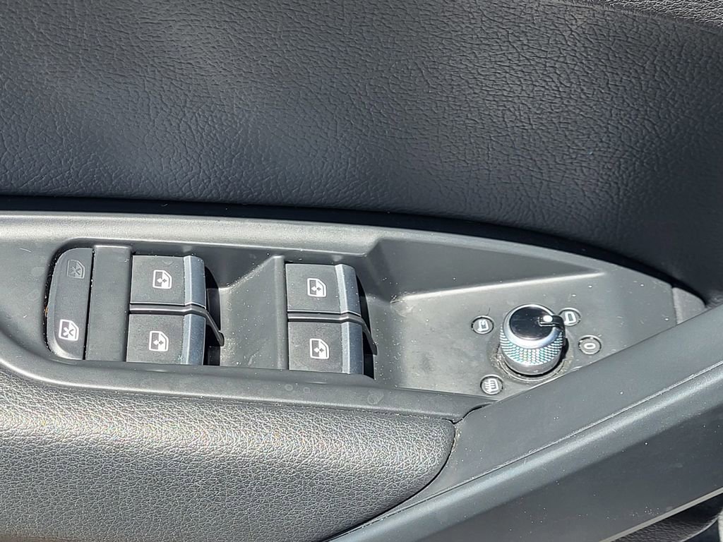 Used 2018 Audi Q5 2.0T Premium Plus w/ Premium Plus Package image 11