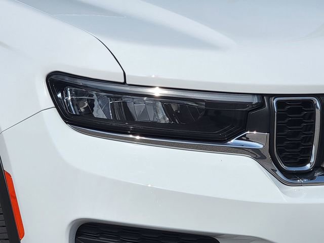Certified 2023 Jeep Grand Cherokee Laredo w/ Luxury Tech Group I image 16