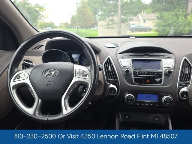 Used 2011 Hyundai Tucson Limited AWD/4WD image 14