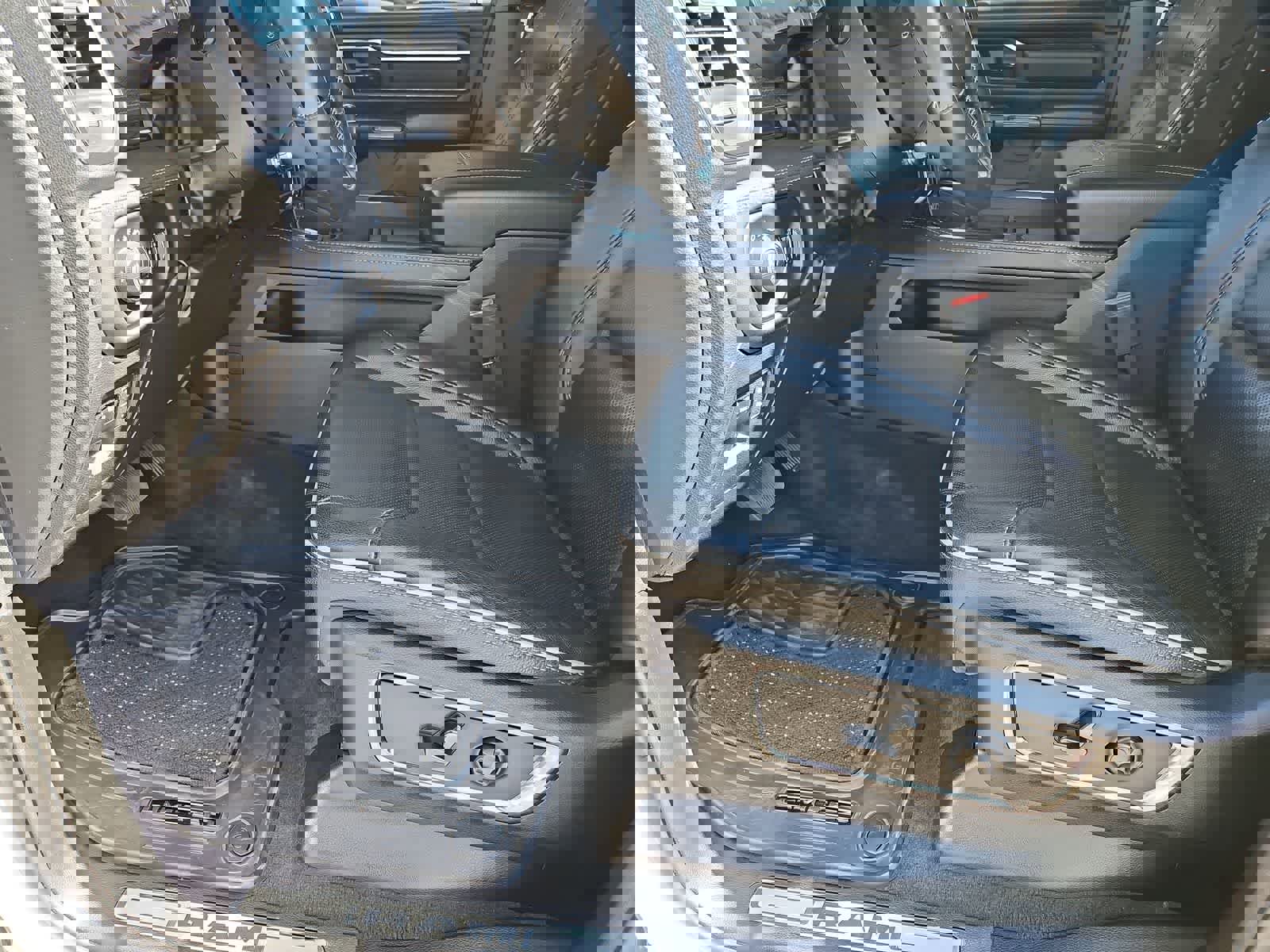 Certified 2022 RAM 1500 Limited image 17