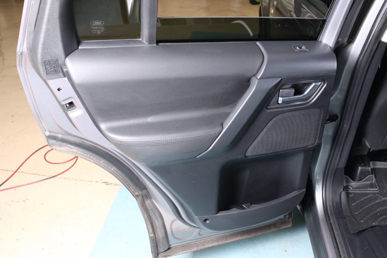 Used 2013 Land Rover LR2 HSE image 38