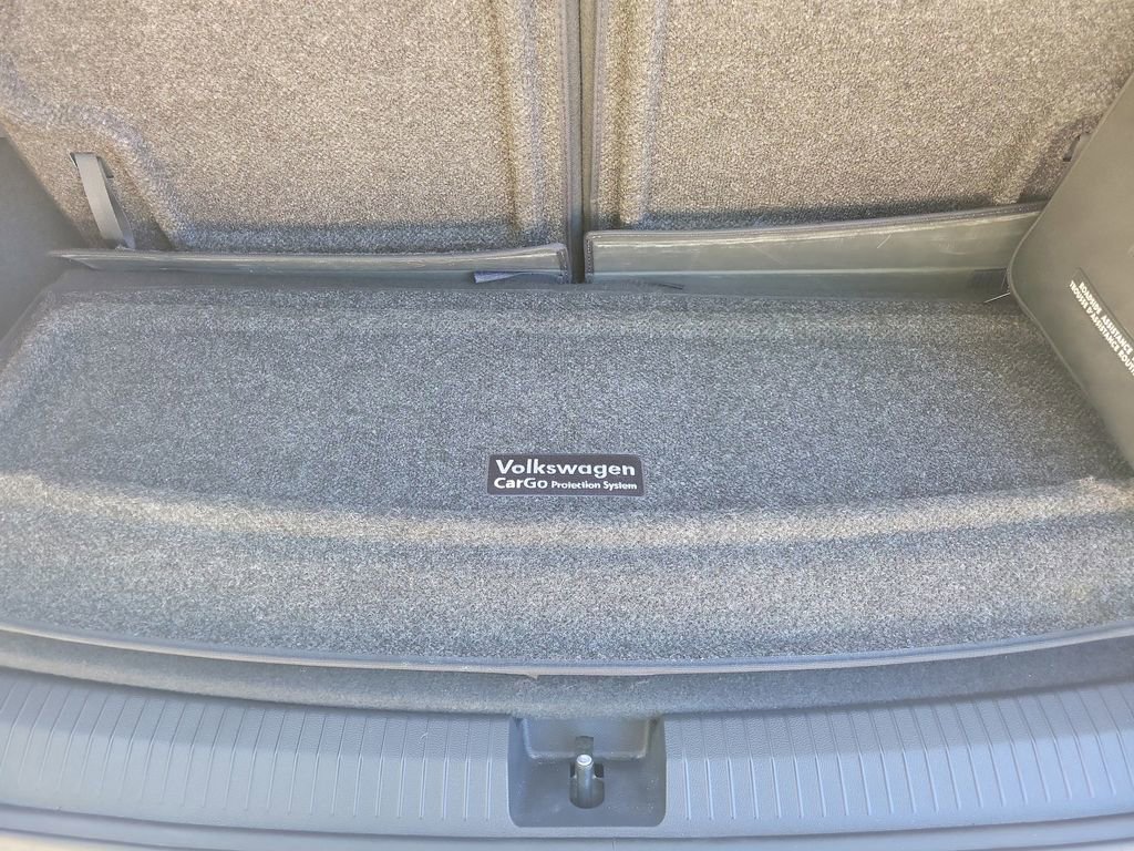 Used 2020 Volkswagen Tiguan SE R-Line w/ 3rd Row Seat Package image 16