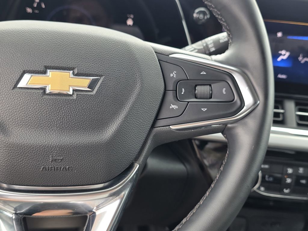 Used 2025 Chevrolet Trax LT w/ LT Convenience Package FWD image 22