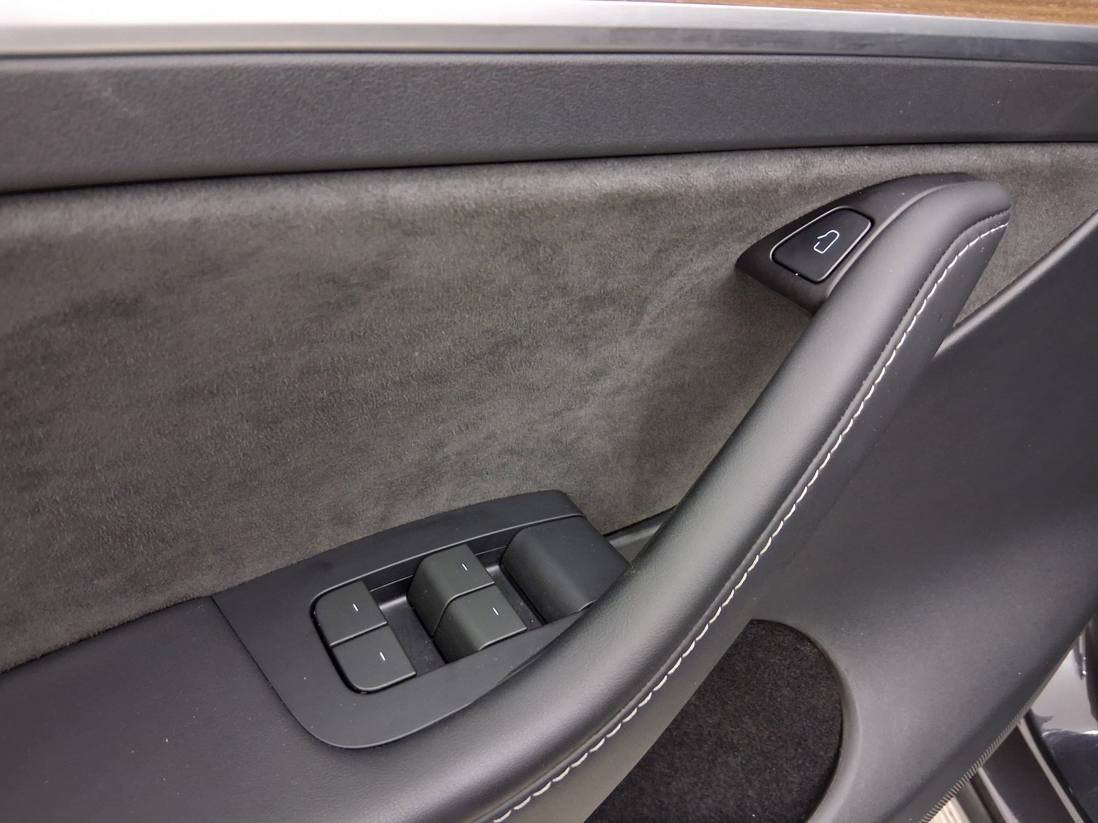 Used 2024 Tesla Model Y Long Range image 11