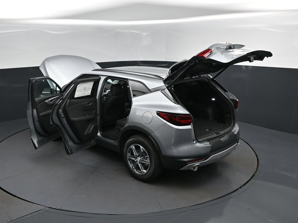 New 2026 Chevrolet Blazer LT w/ Convenience Package AWD/4WD image 2