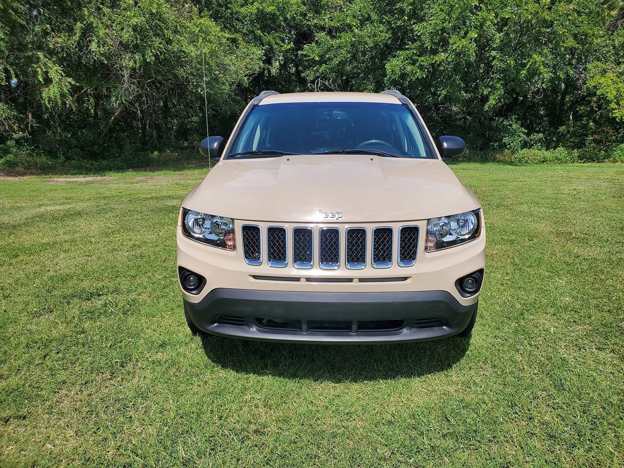 Used 2017 Jeep Compass Sport w/ Power Value Group AWD/4WD image 2