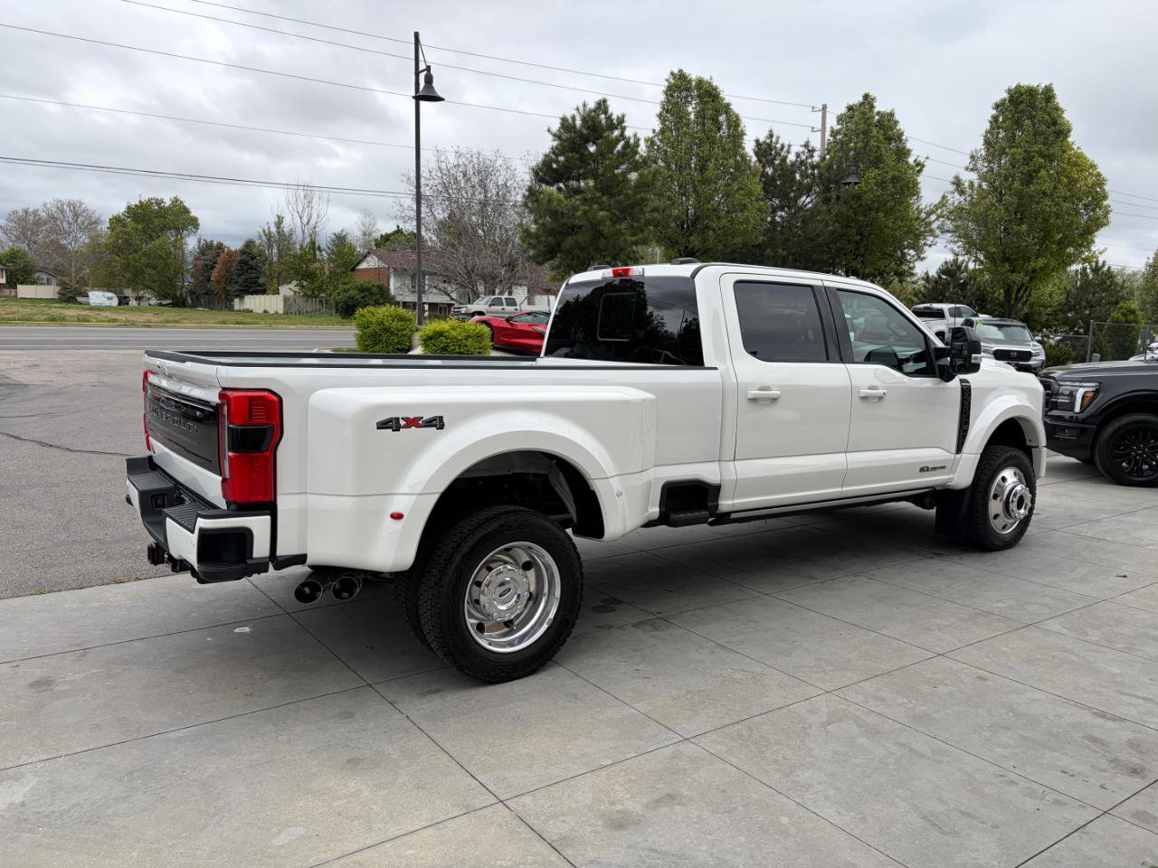 Used 2025 Ford F450 Platinum w/ Camper Package image 36