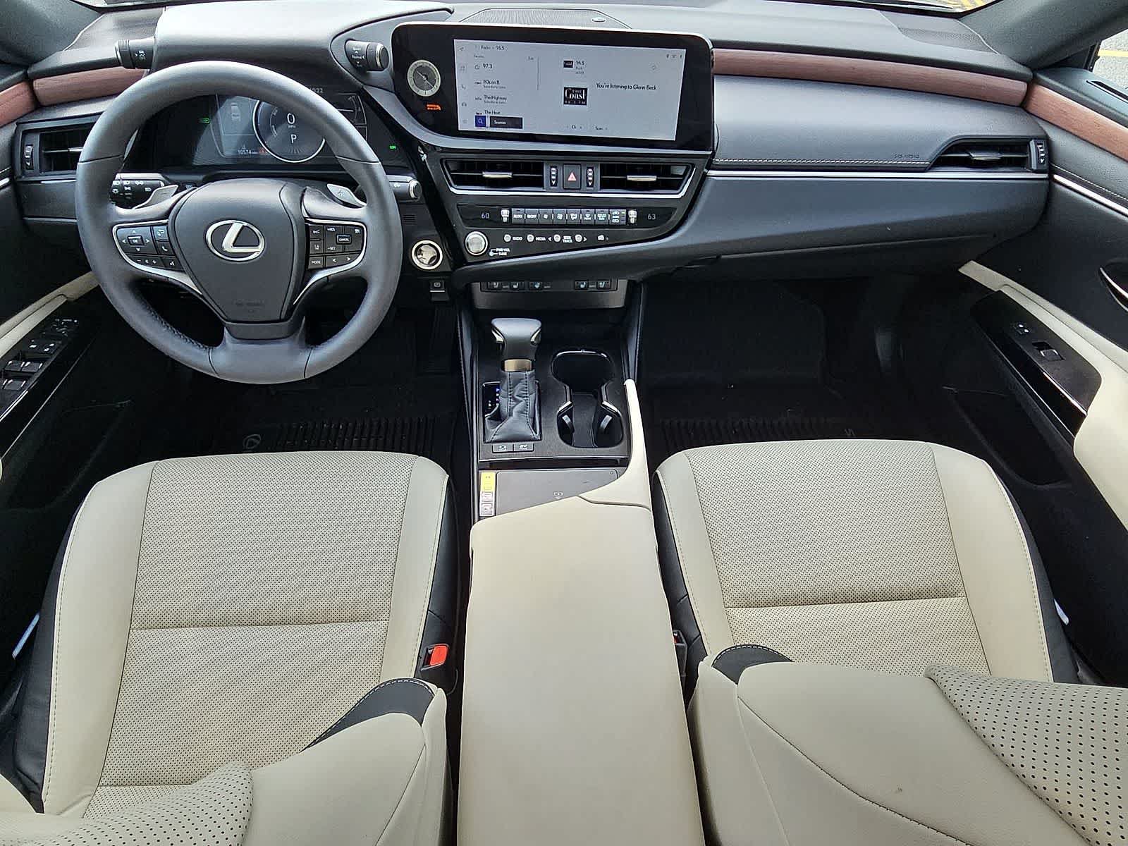 Used 2025 Lexus ES 300h w/ Premium Package FWD image 27