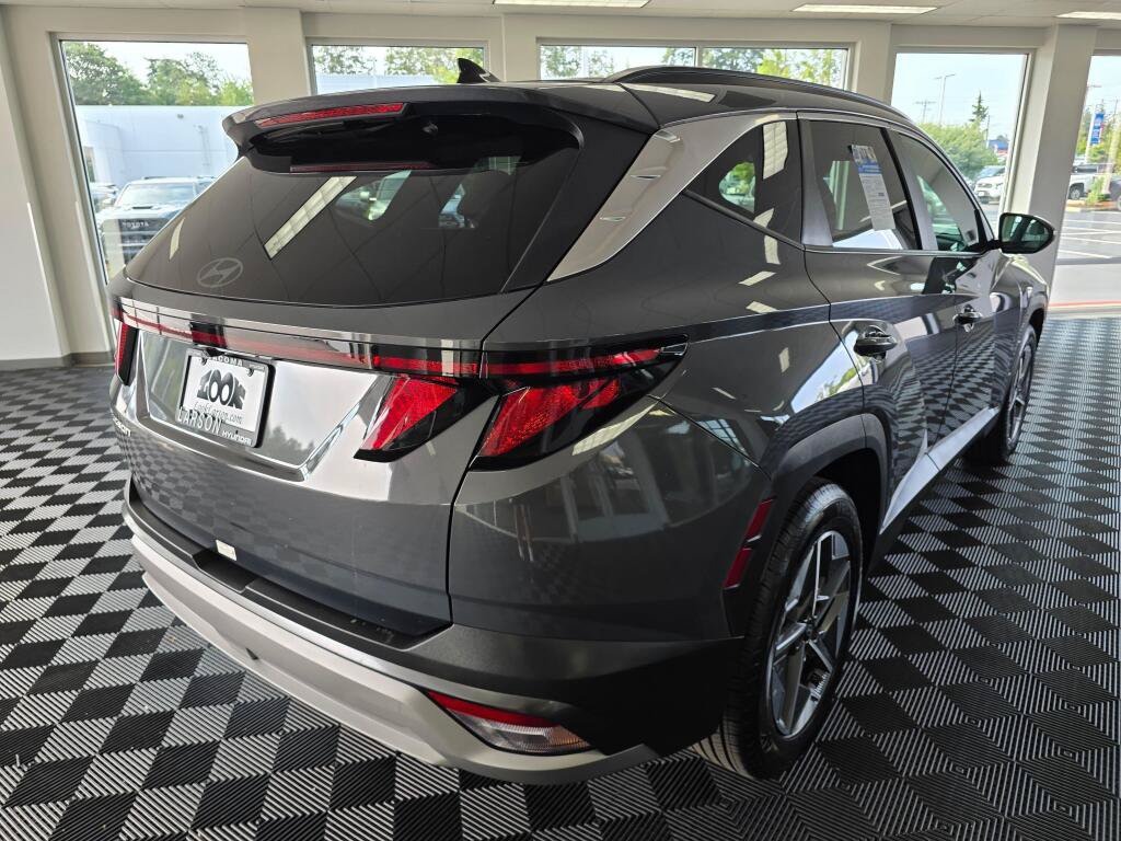 Used 2025 Hyundai Tucson SEL FWD image 3