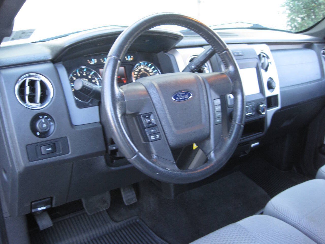 Used 2013 Ford F150 XLT w/ Luxury Equipment Group AWD/4WD image 22