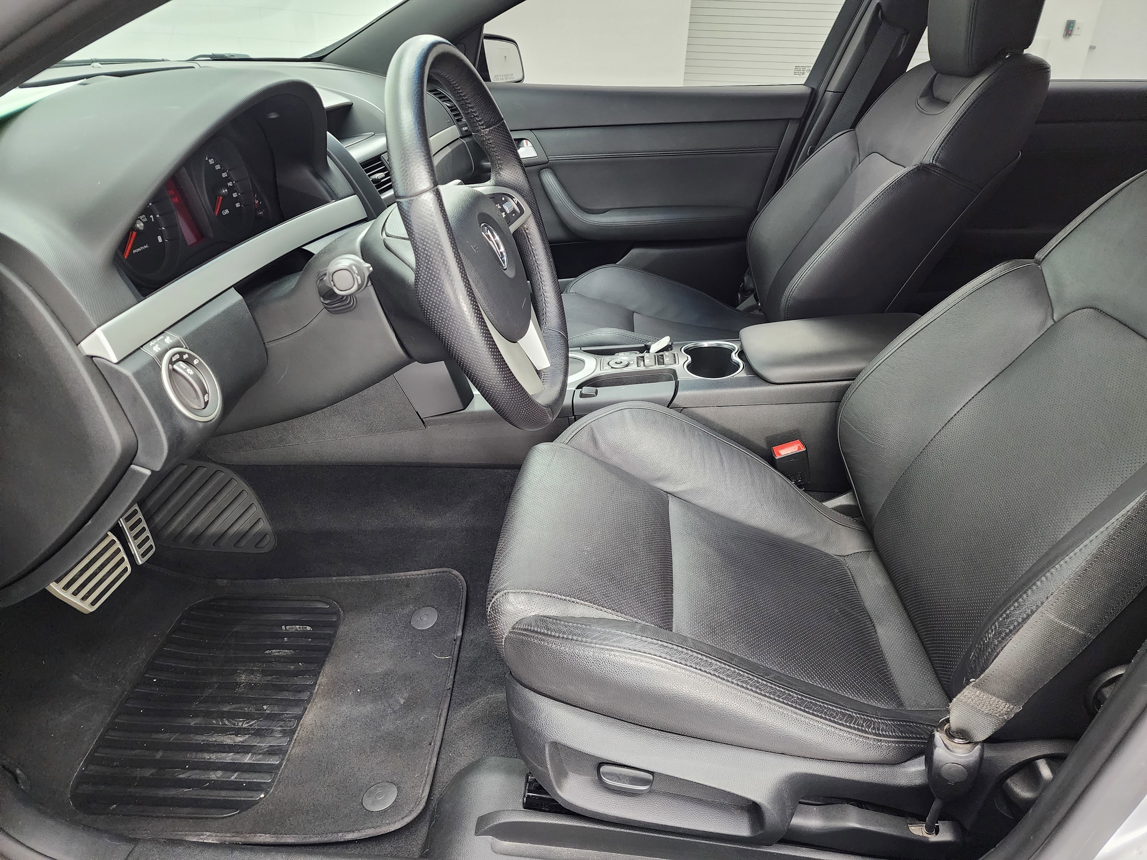 Used 2009 Pontiac G8 GT w/ Premium Package image 8