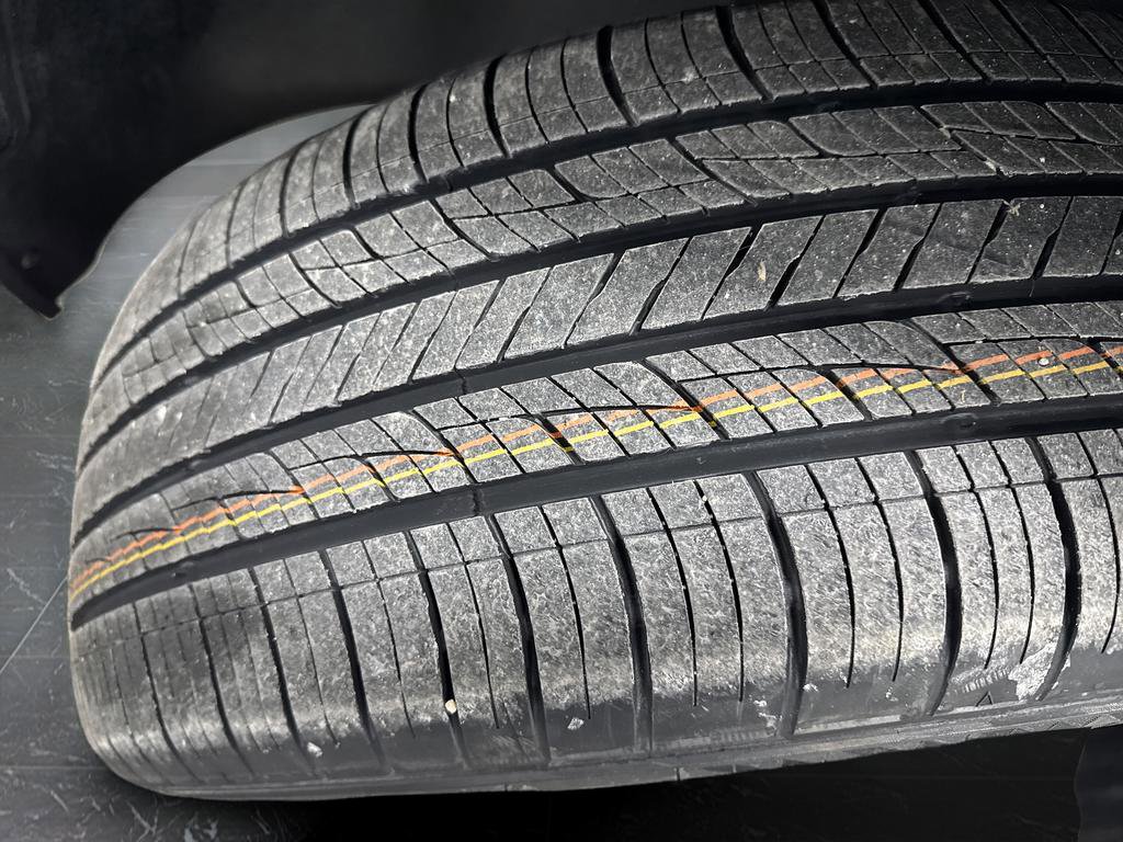 Used 2021 Volkswagen Atlas Cross Sport SE w/ Panoramic Sunroof Package image 35