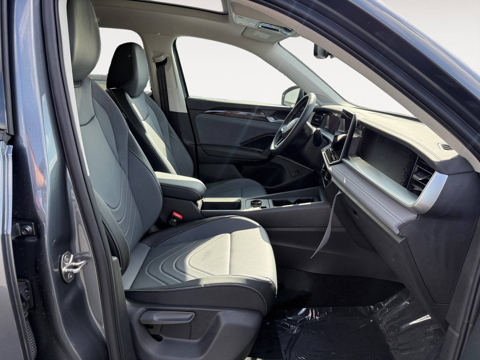 New 2026 Volkswagen Tiguan SE AWD/4WD image 19