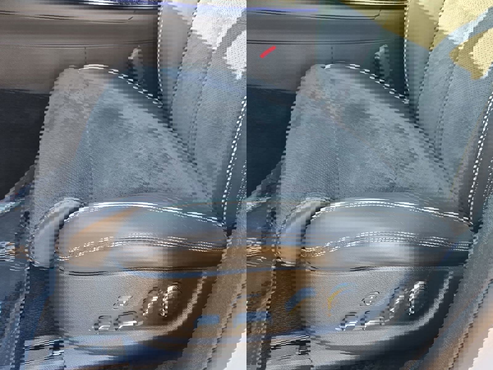 Used 2022 Genesis GV70 3.5T Sport w/ Sport Prestige Package image 31