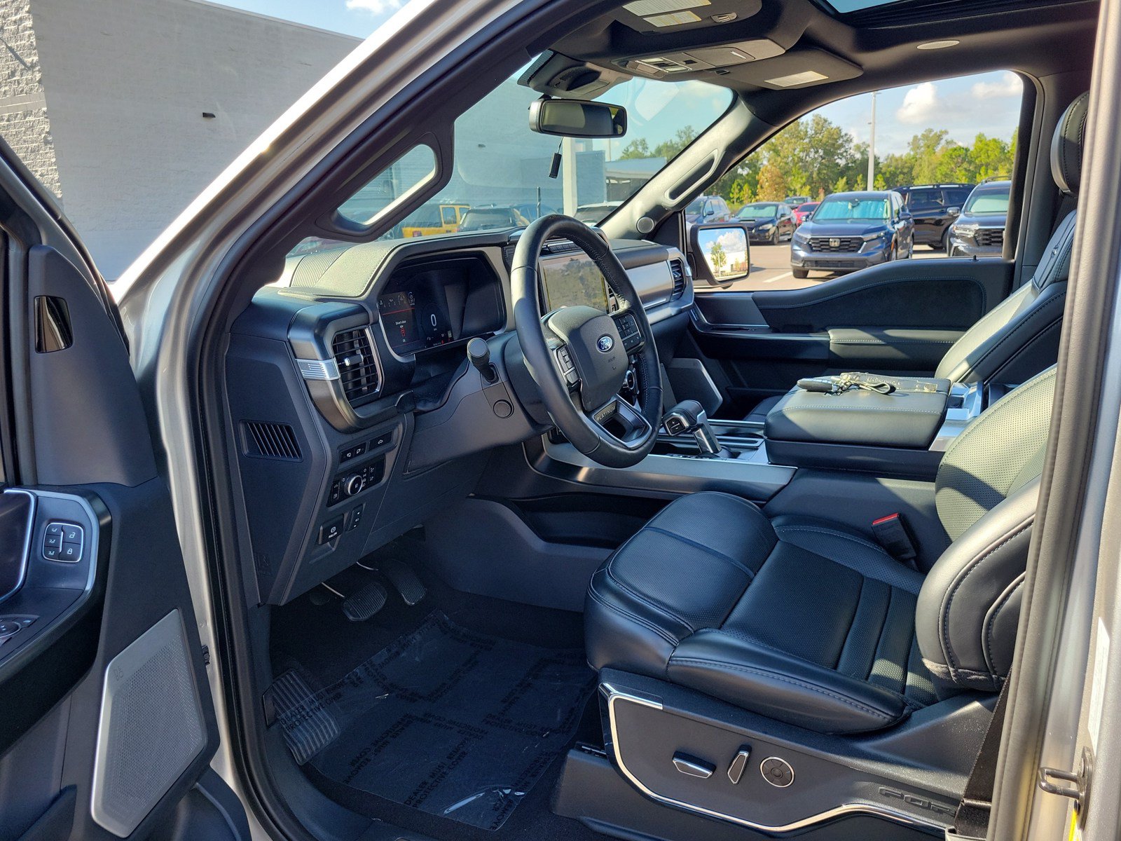 Used 2024 Ford F150 Platinum w/ Equipment Group 702A High AWD/4WD image 15