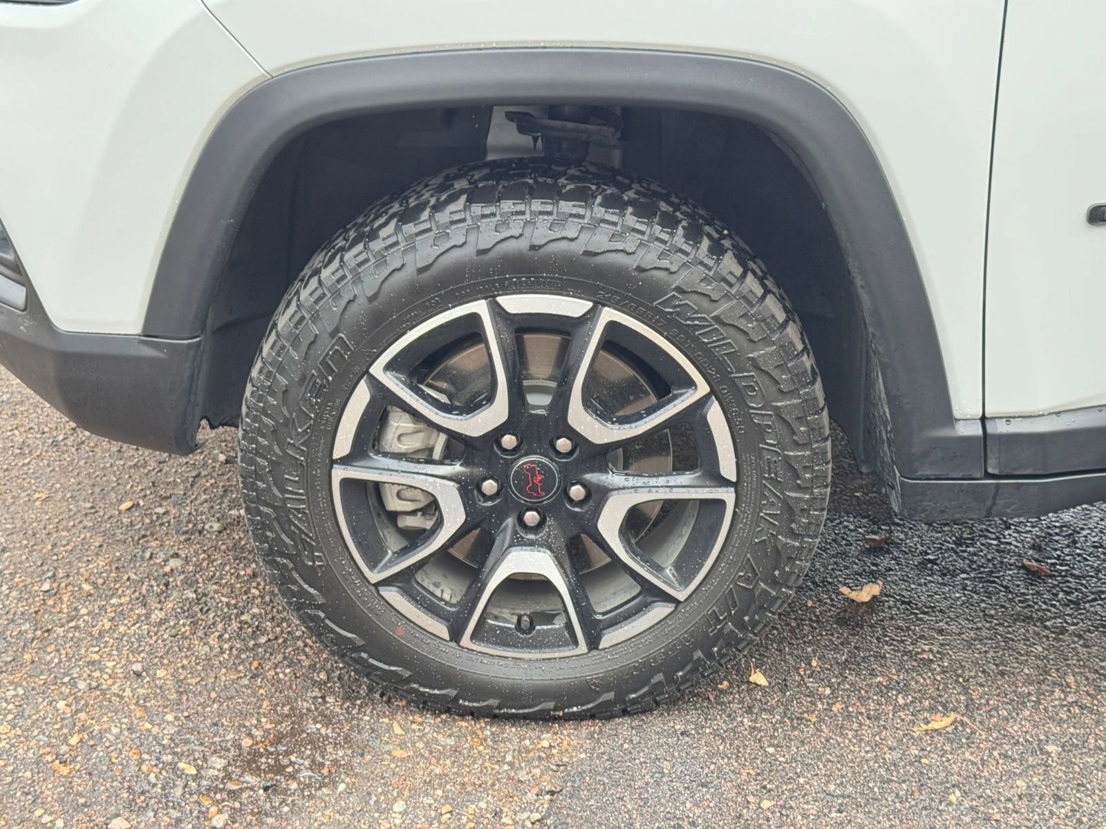 Used 2025 Jeep Compass Trailhawk image 29