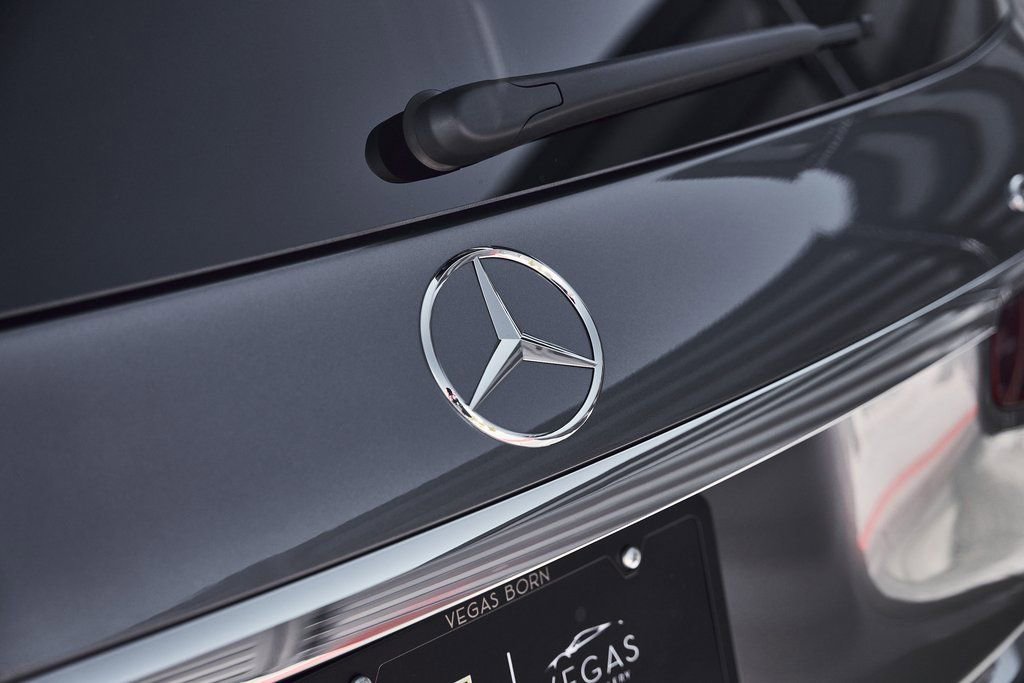 Used 2025 Mercedes-Benz Maybach GLS 600 4MATIC image 12
