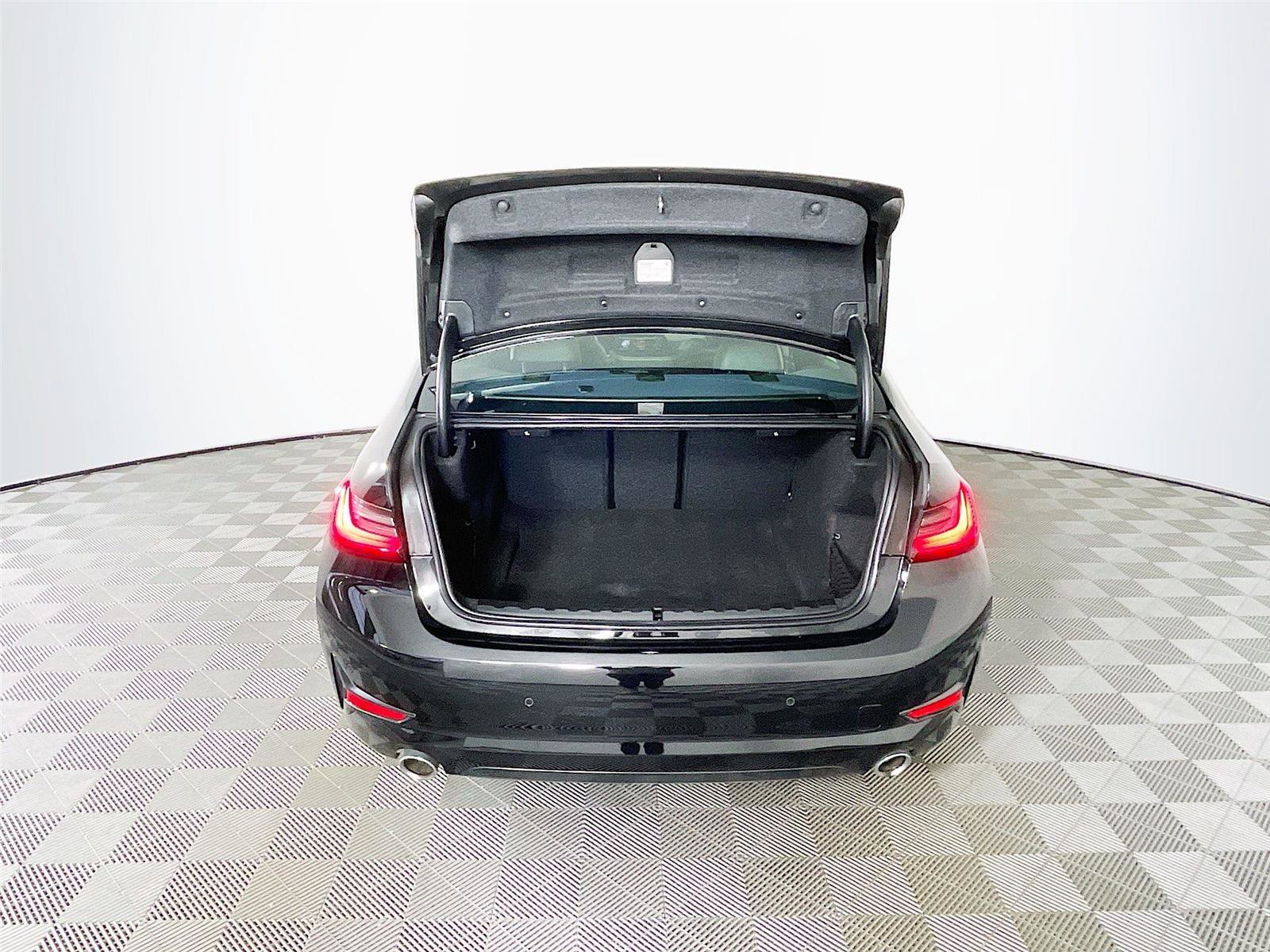 Used 2022 BMW 330i xDrive Sedan w/ Premium Package 2 image 30