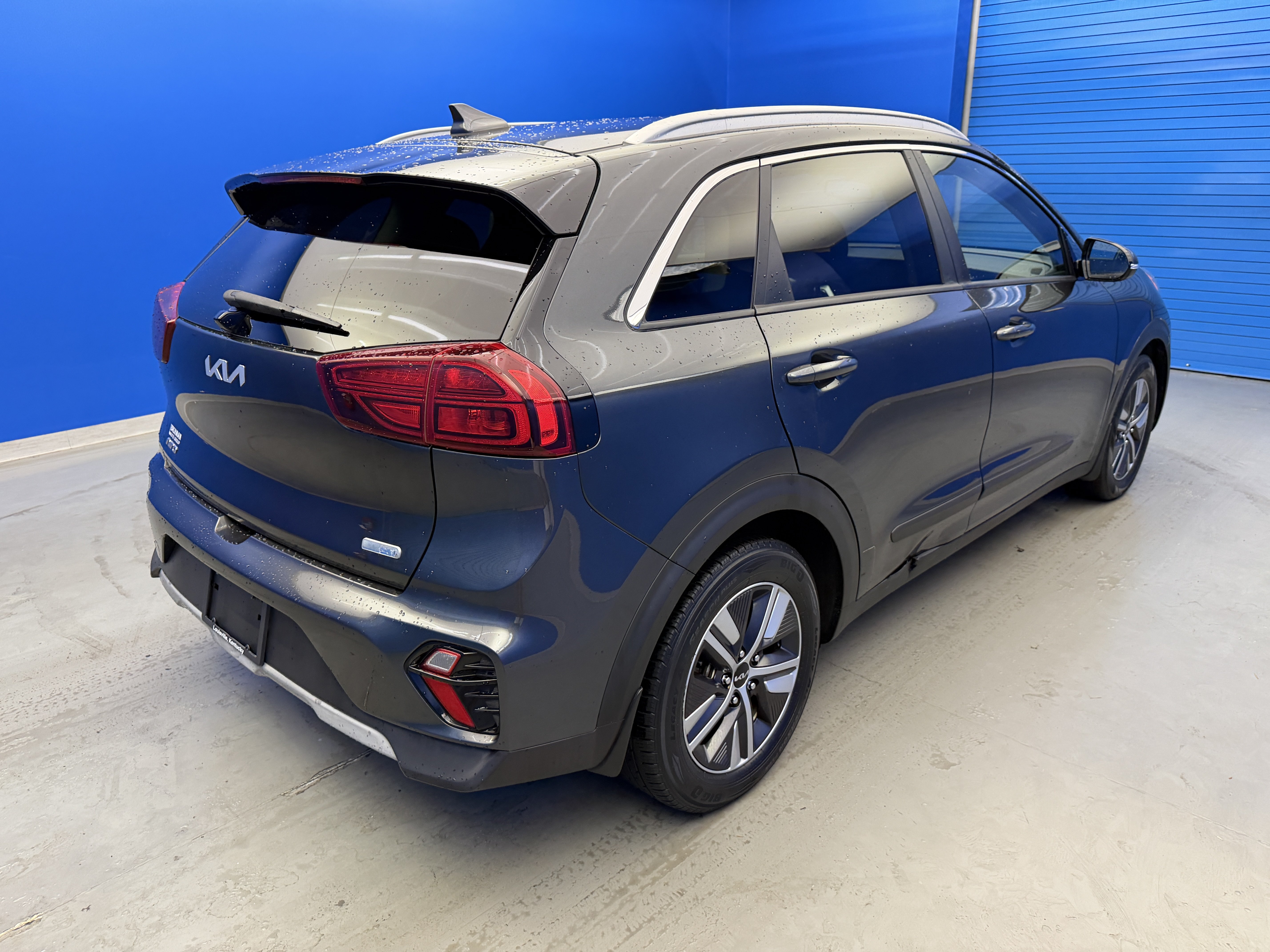 Used 2022 Kia Niro EX FWD image 8