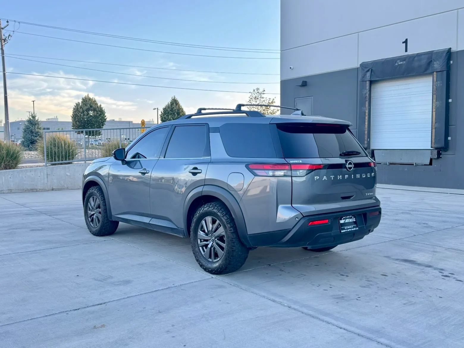 Used 2022 Nissan Pathfinder SV AWD/4WD image 3