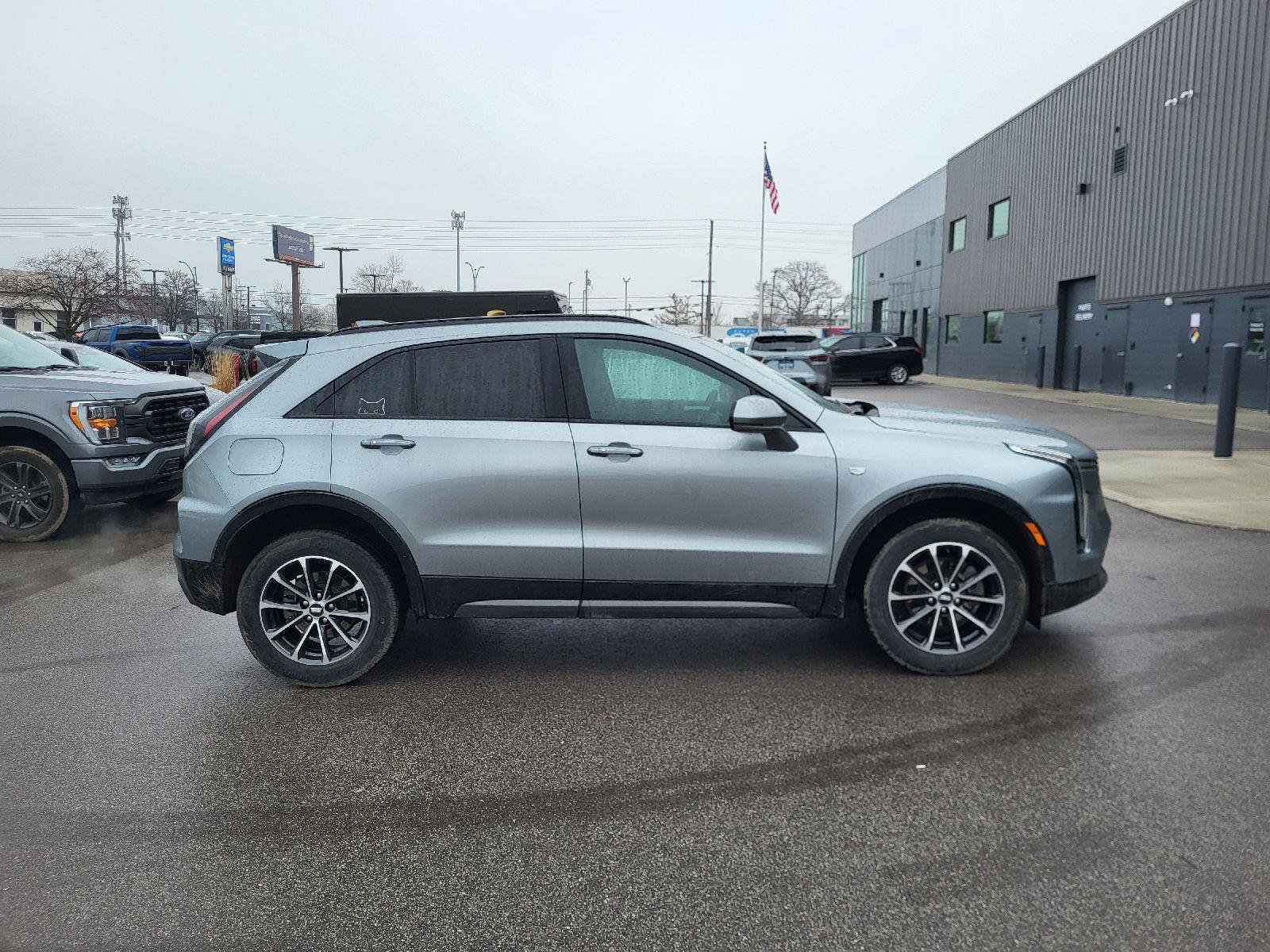Used 2024 Cadillac XT4 Sport AWD/4WD image 2
