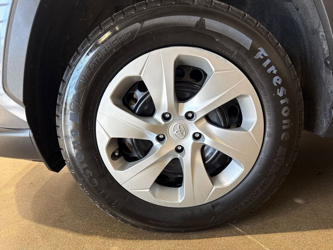 Used 2021 Toyota RAV4 LE AWD/4WD image 37