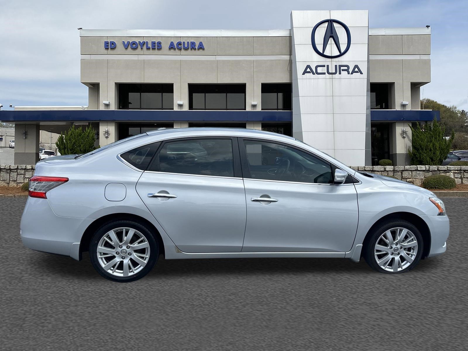Used 2013 Nissan Sentra SL w/ Leather Pkg FWD image 4