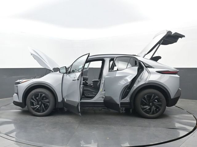 New 2026 Toyota C-HR AWD/4WD image 32