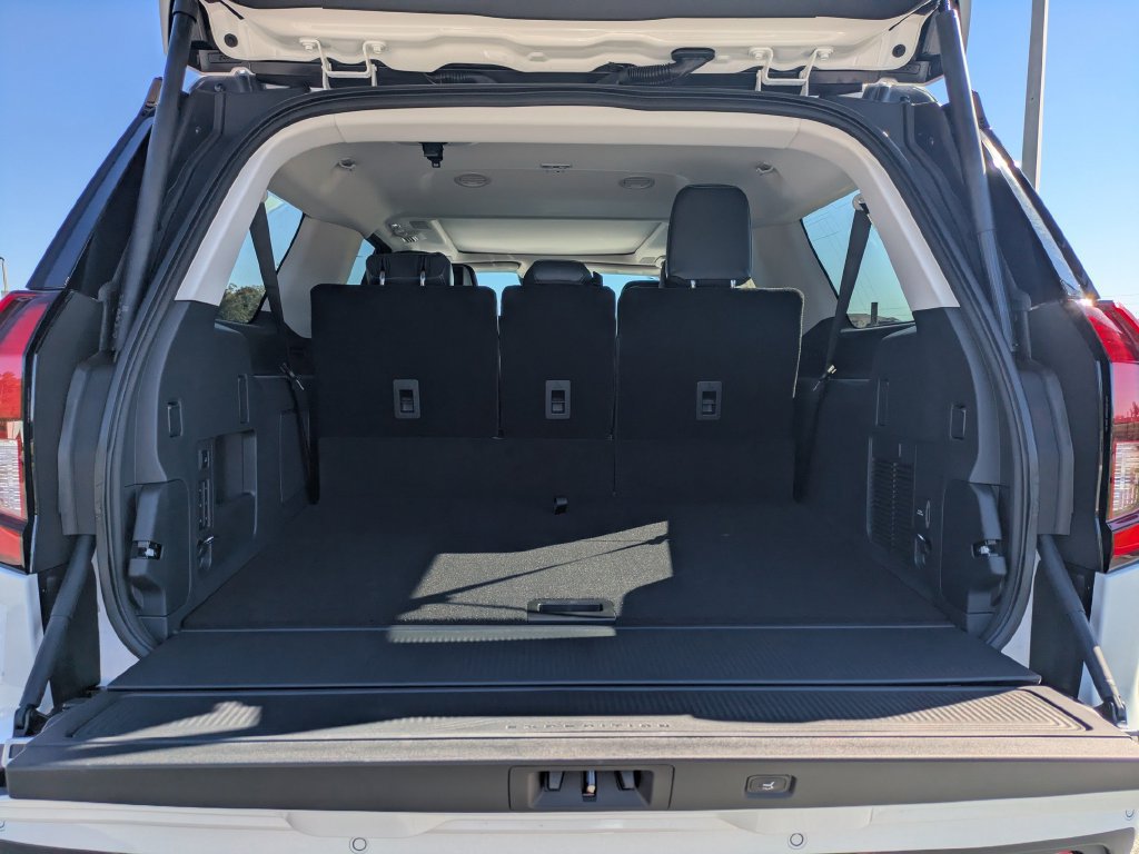 New 2027 Ford Expedition Max Platinum w/ Driver's Package RWD image 16