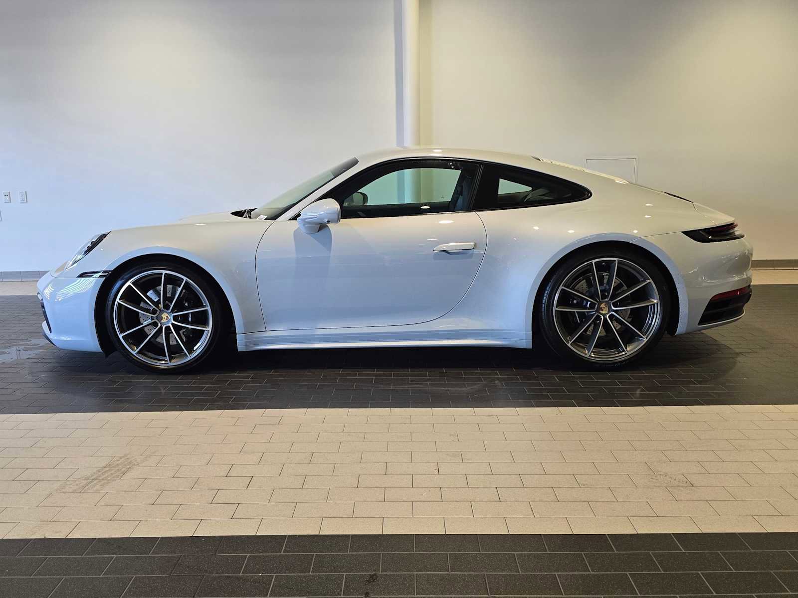 Used 2024 Porsche 911 Carrera 4S w/ Sport Package AWD/4WD image 2