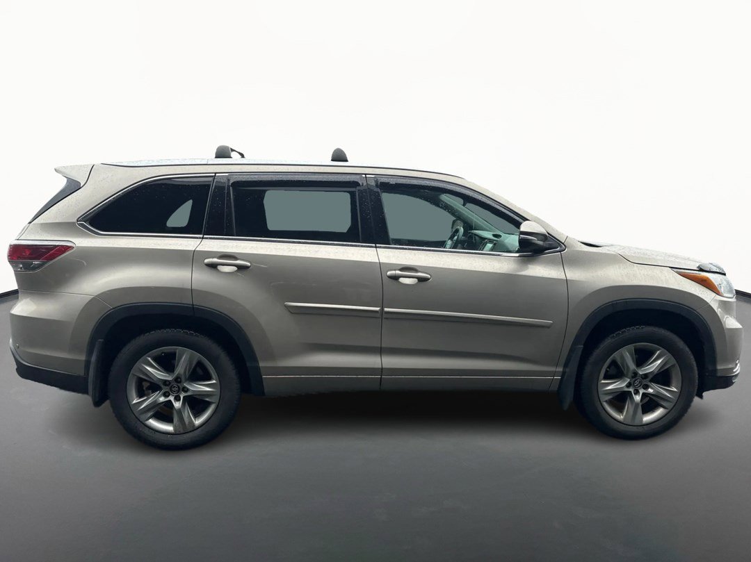 Used 2016 Toyota Highlander Limited AWD/4WD image 2