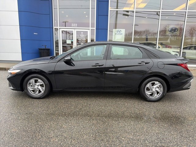 Used 2025 Hyundai Elantra SE image 8