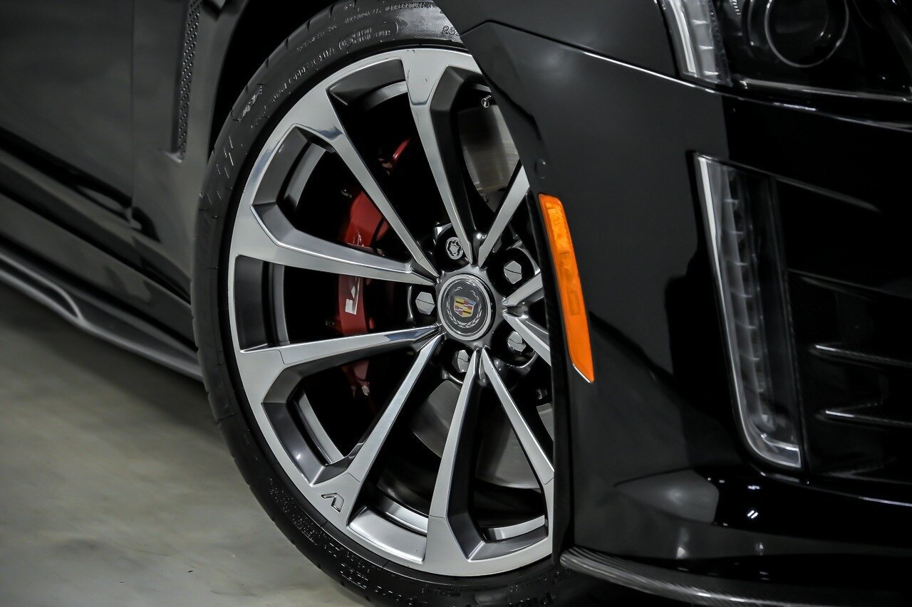 Used 2016 Cadillac CTS V w/ Luxury Package RWD image 4