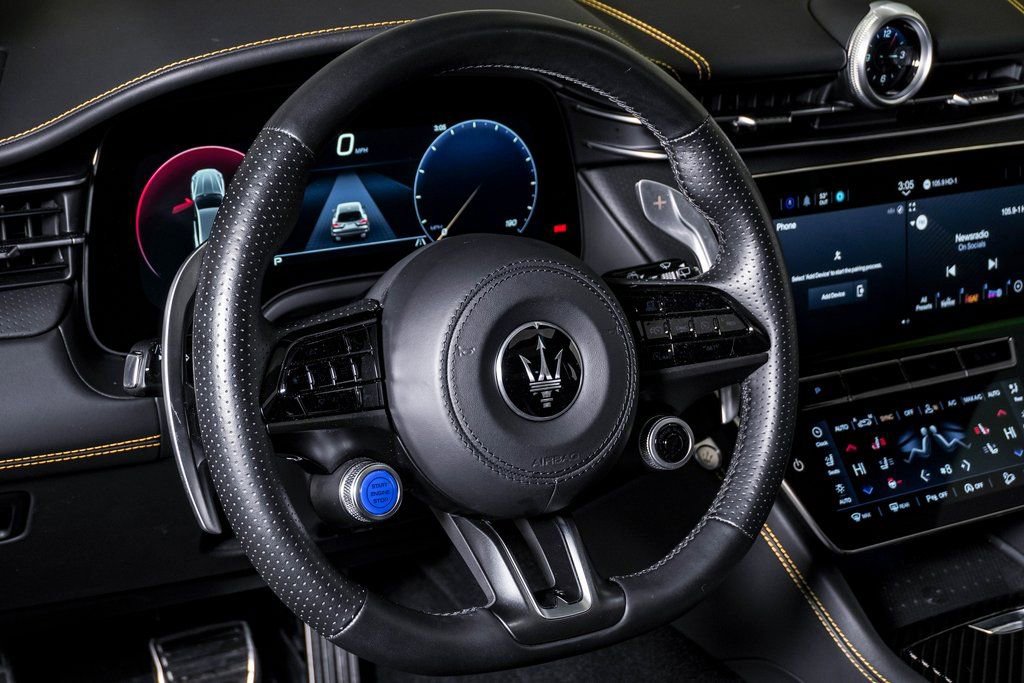 Certified 2024 Maserati Grecale Trofeo image 20