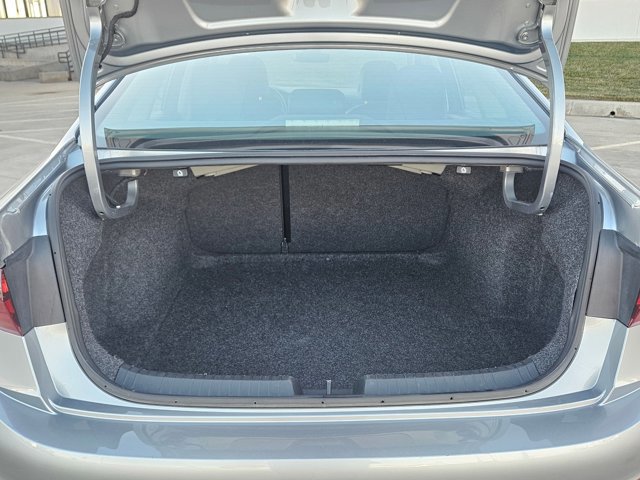 Used 2024 Volkswagen Jetta SE image 6