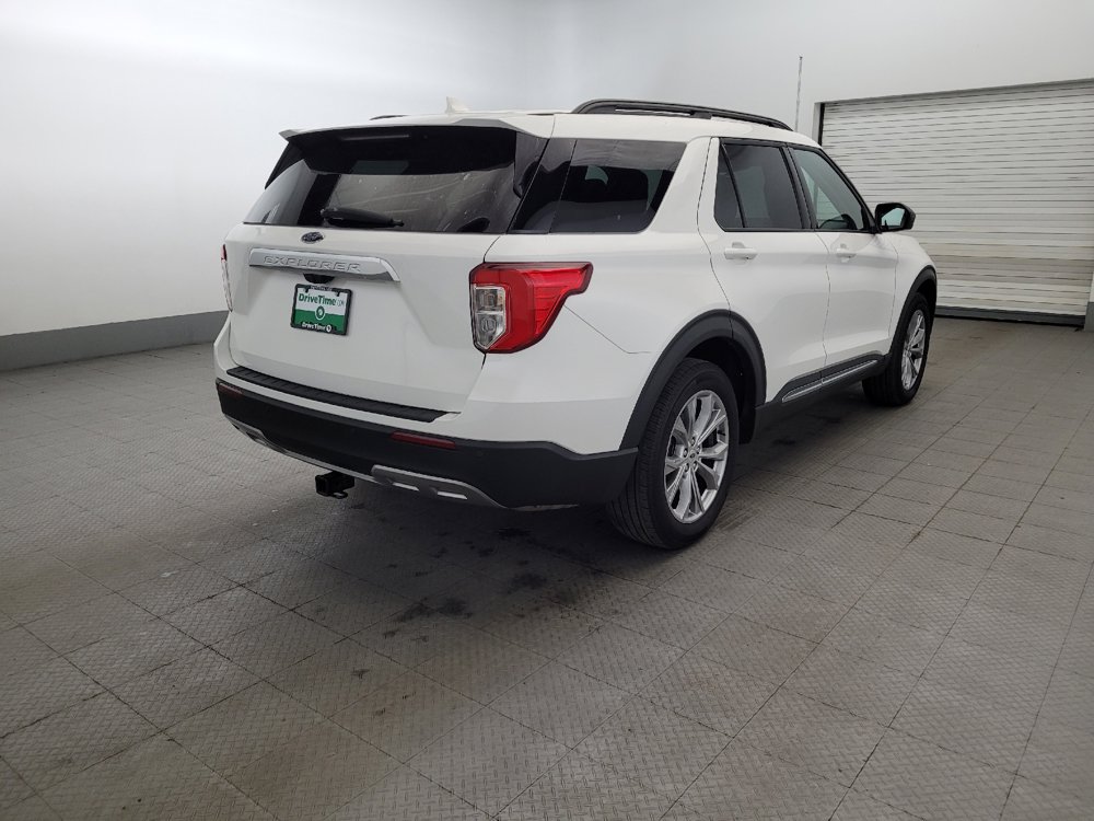 Used 2022 Ford Explorer XLT w/ Equipment Group 202A AWD/4WD image 9