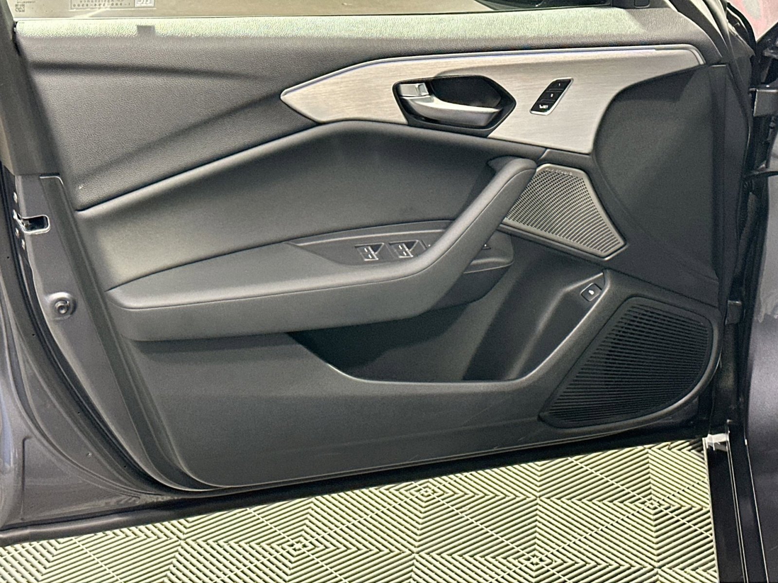 Used 2022 Acura TLX w/ Technology Package image 15