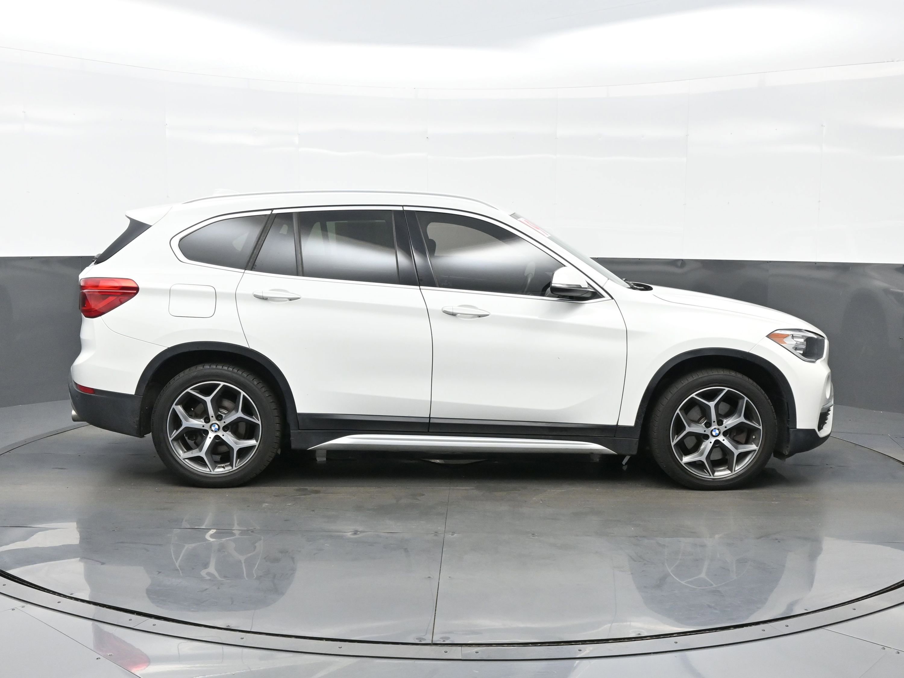 Used 2019 BMW X1 xDrive28i image 7