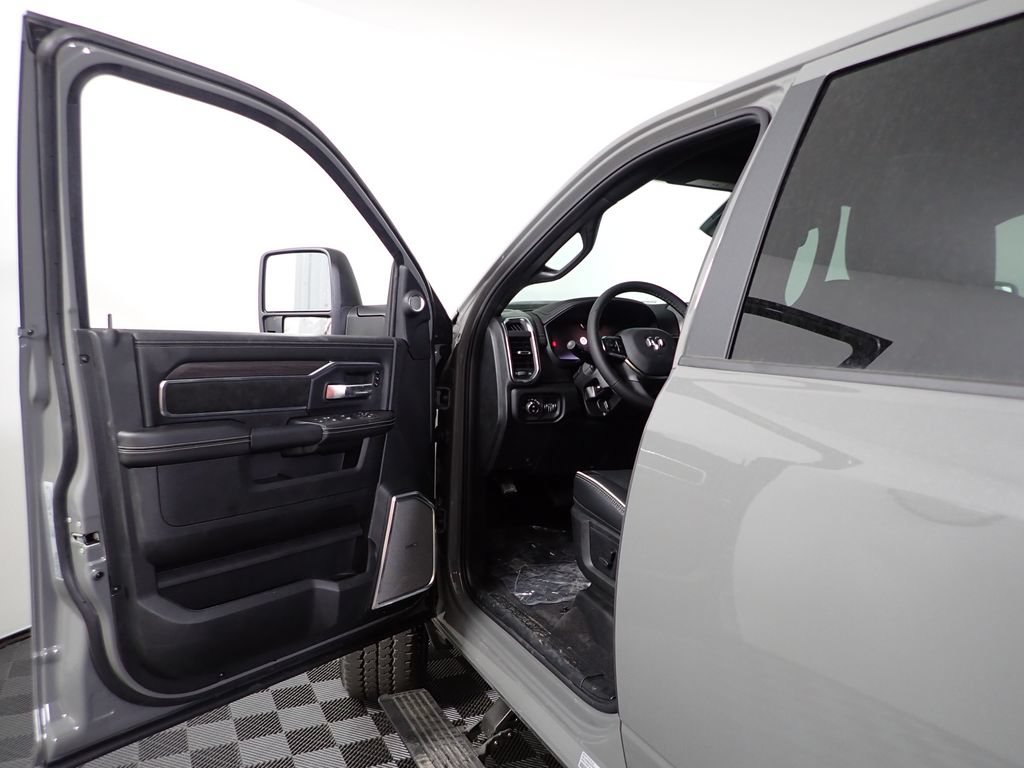 New 2026 RAM 2500 Laramie AWD/4WD image 20