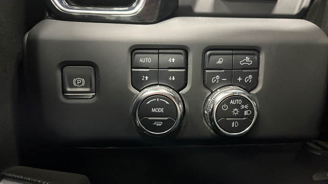 Used 2024 GMC Sierra 2500 Denali w/ Denali Reserve Package AWD/4WD image 35