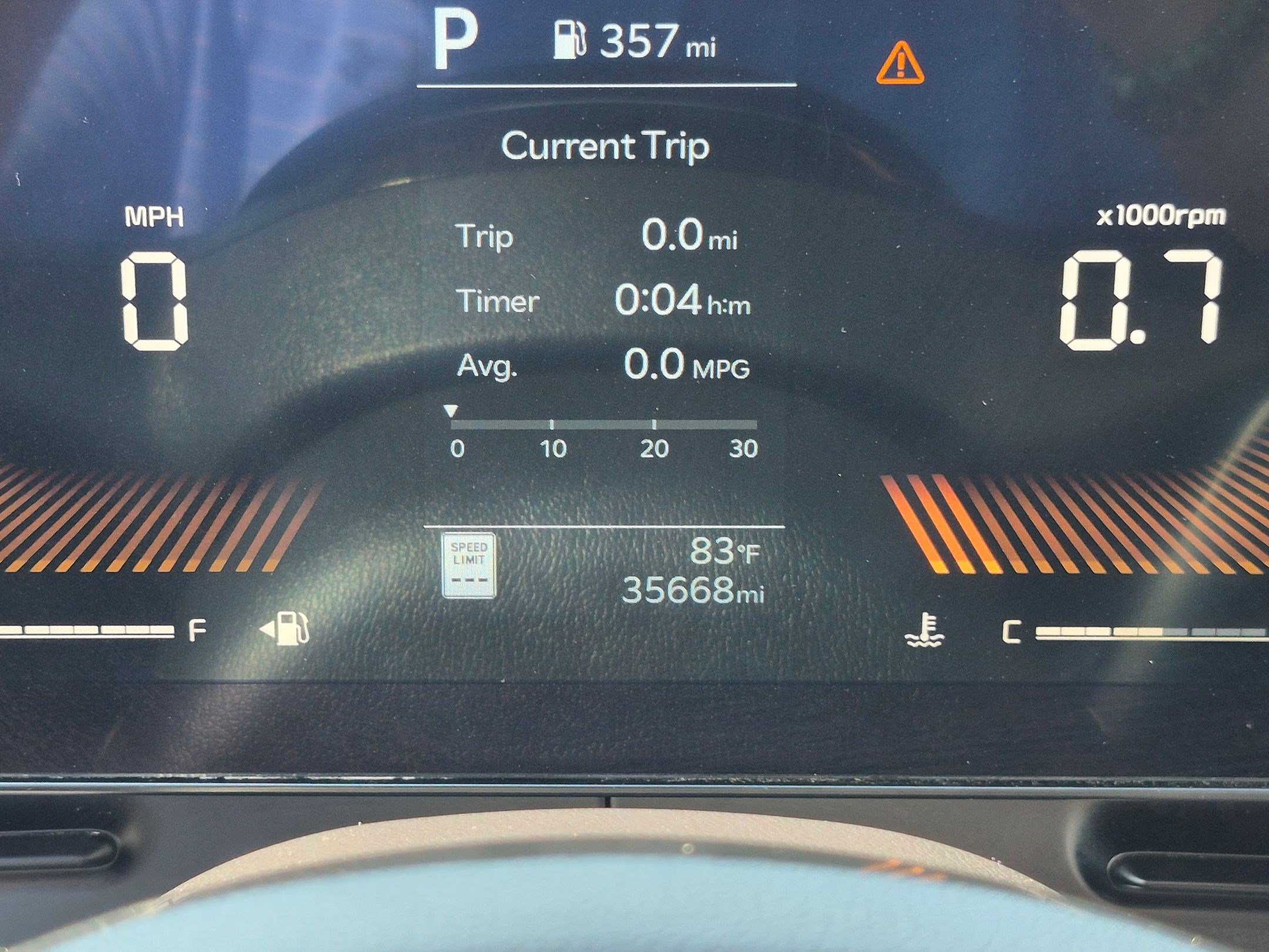 Used 2025 Kia Carnival FWD image 24