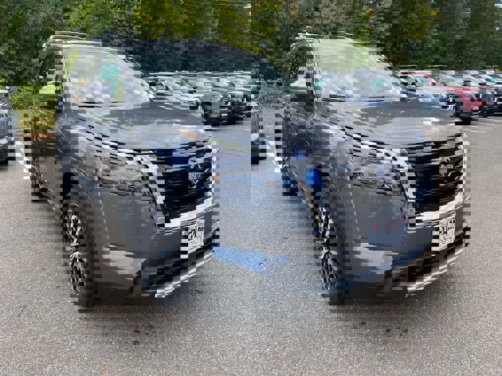 New 2025 Nissan Pathfinder Platinum