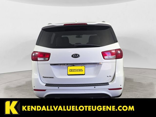 Used 2016 Kia Sedona LX w/ Option Group 020 FWD image 4