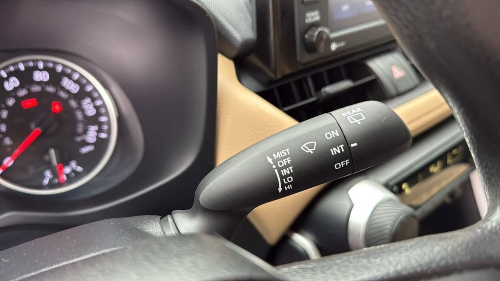 Used 2022 Toyota RAV4 LE image 25