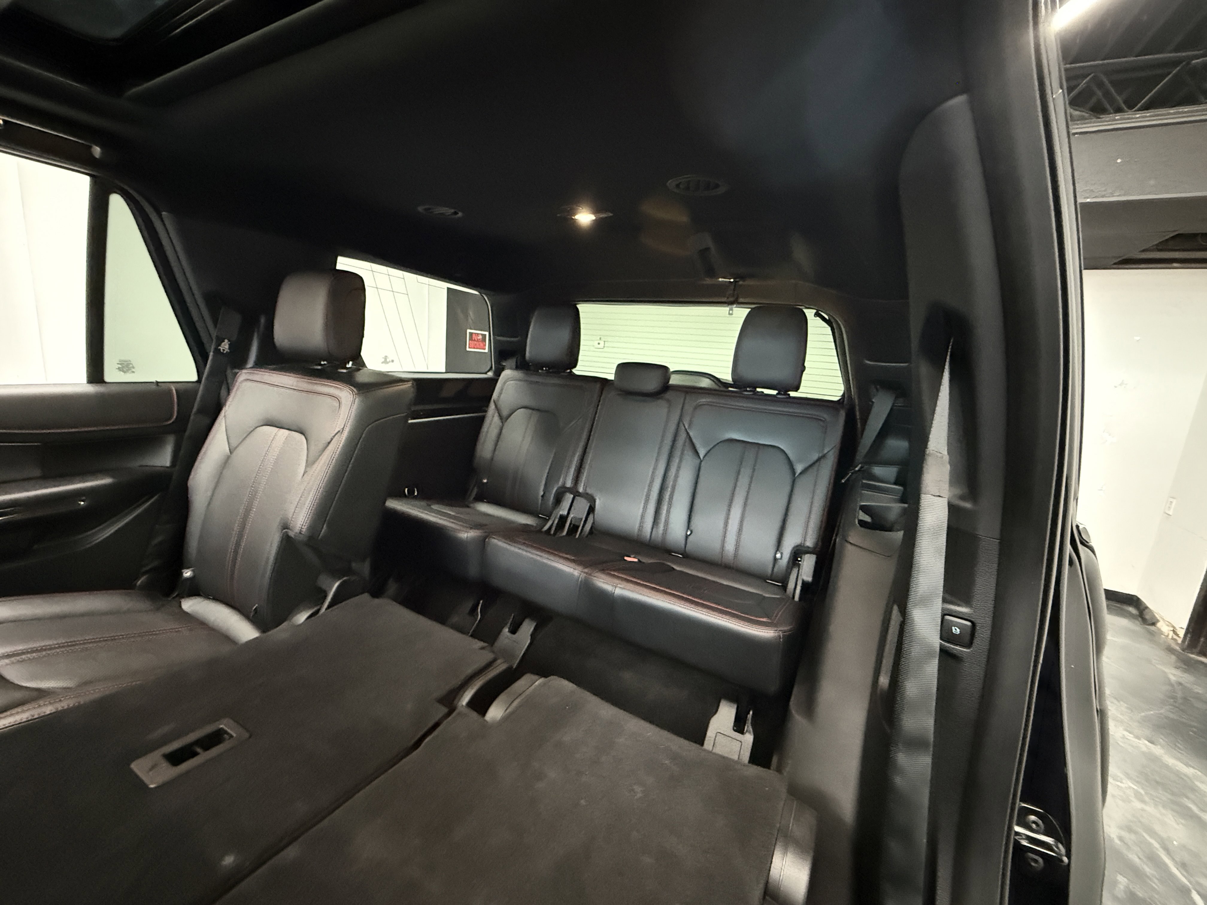 Used 2019 Ford Expedition Limited w/ Equipment Group 303A AWD/4WD image 25