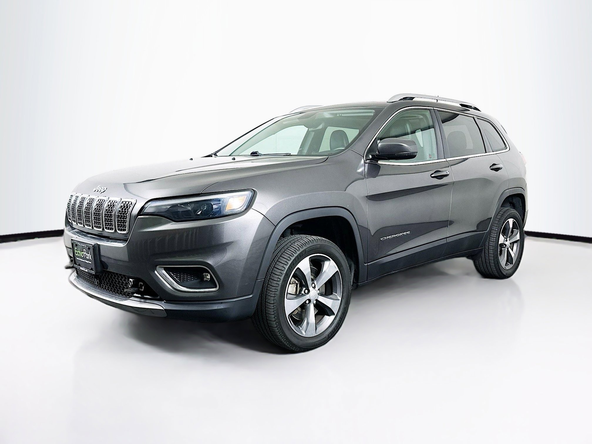 Used 2019 Jeep Cherokee Limited w/ Luxury Group AWD/4WD image 3