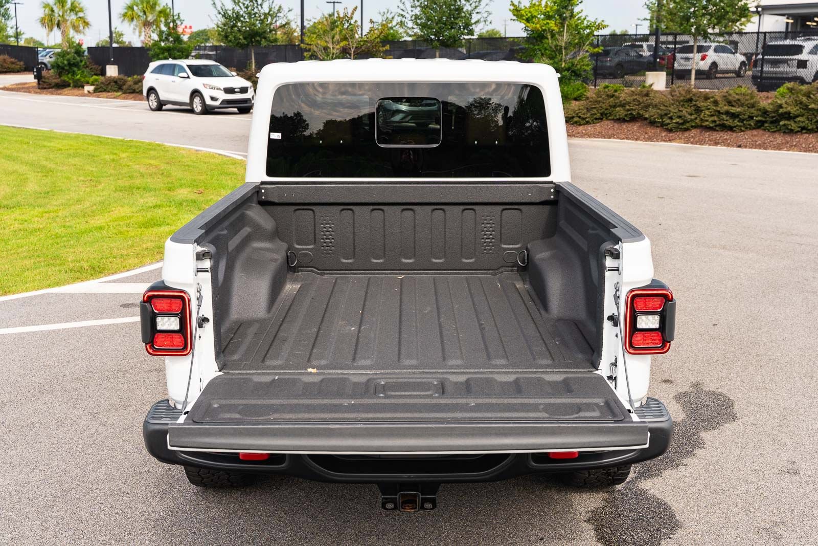 Used 2022 Jeep Gladiator Rubicon w/ LED Lighting Group AWD/4WD image 16